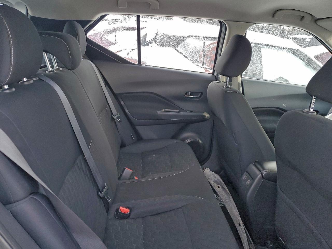 2021 NISSAN KICKS