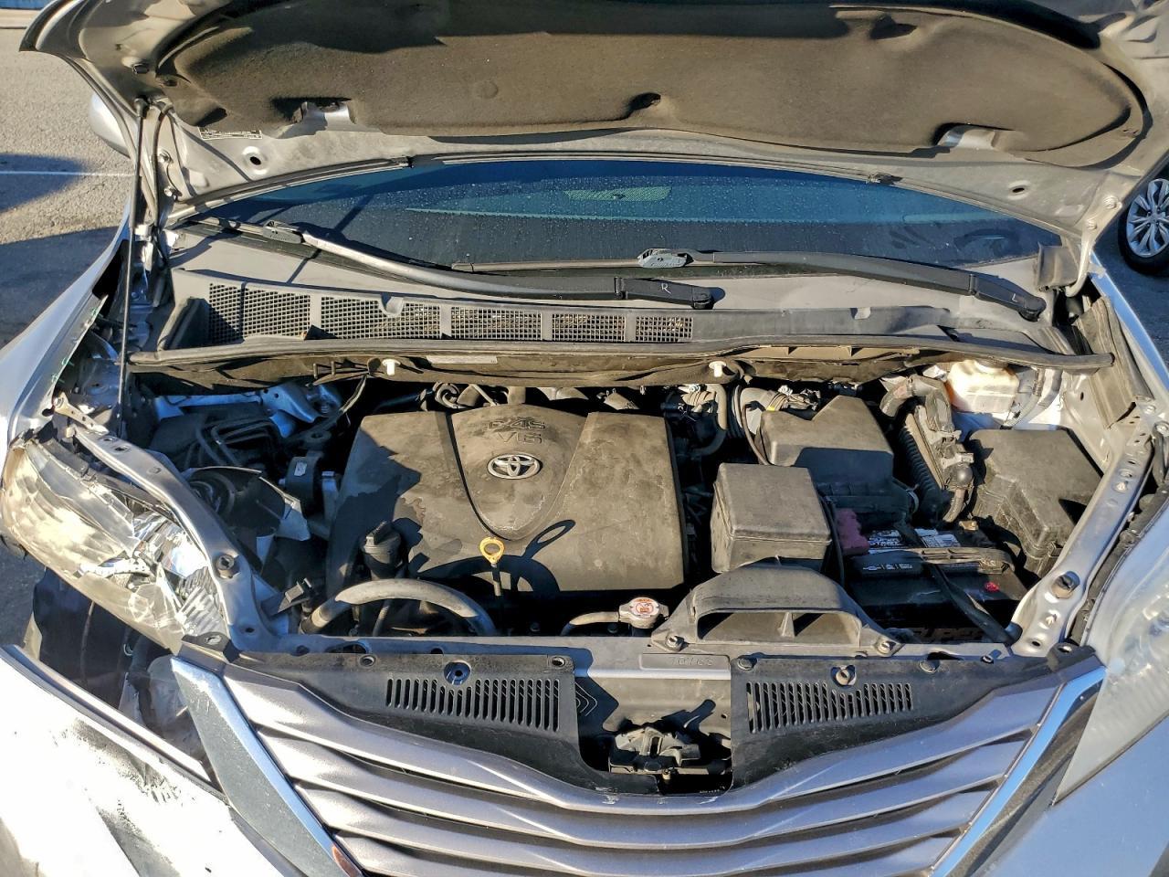 2017 TOYOTA SIENNA