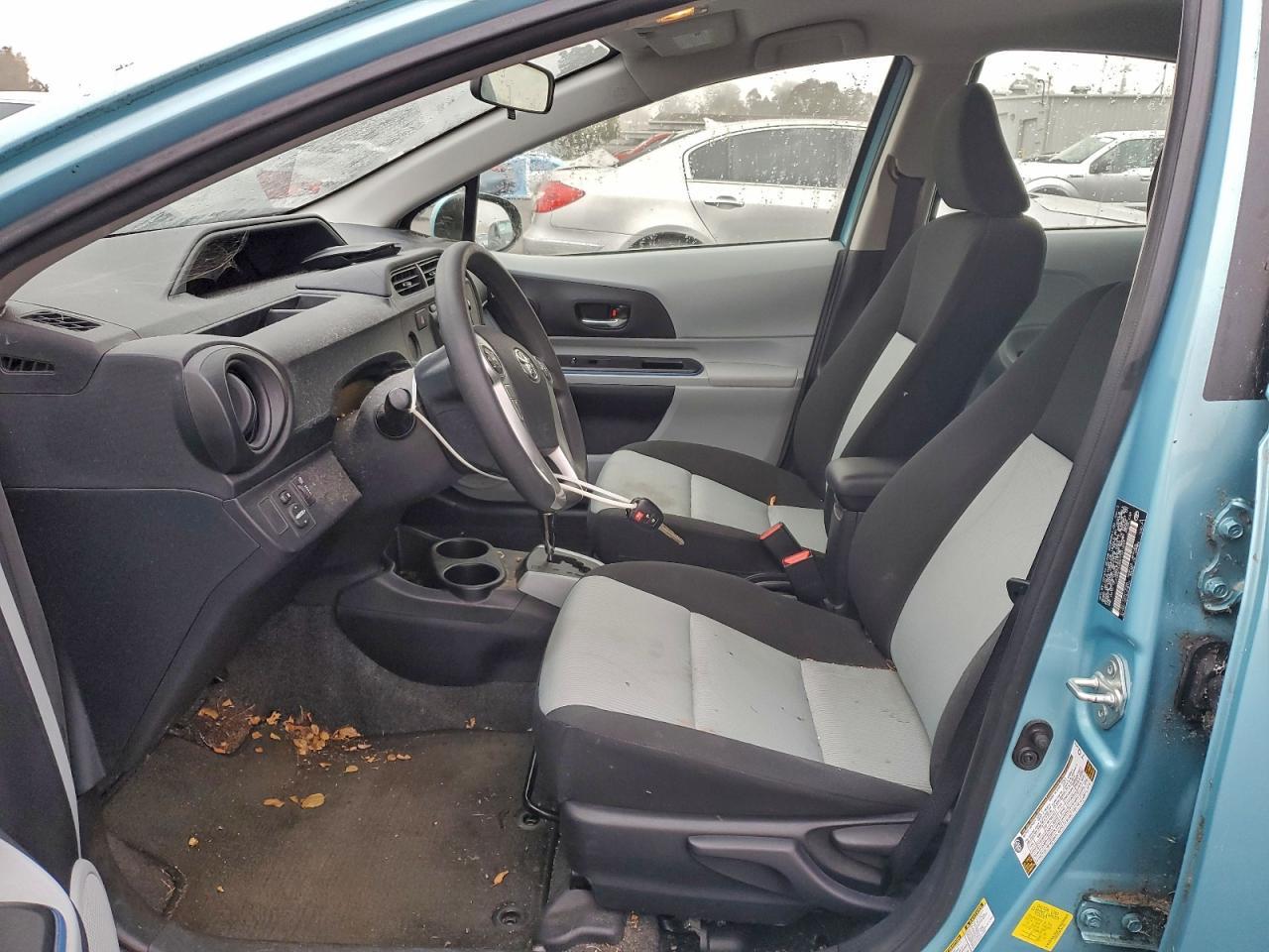 2013 TOYOTA Prius c
