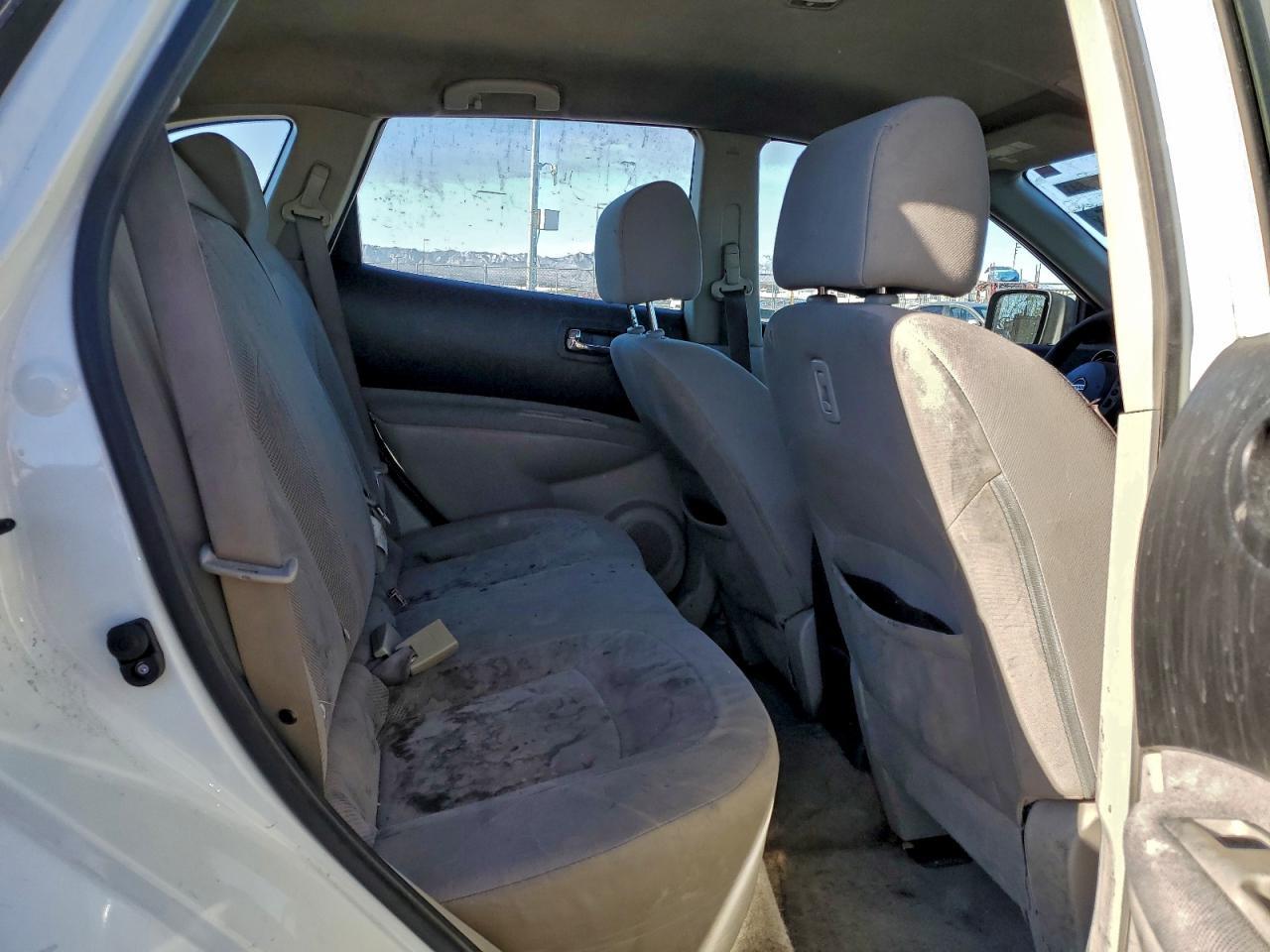 2015 NISSAN ROGUE