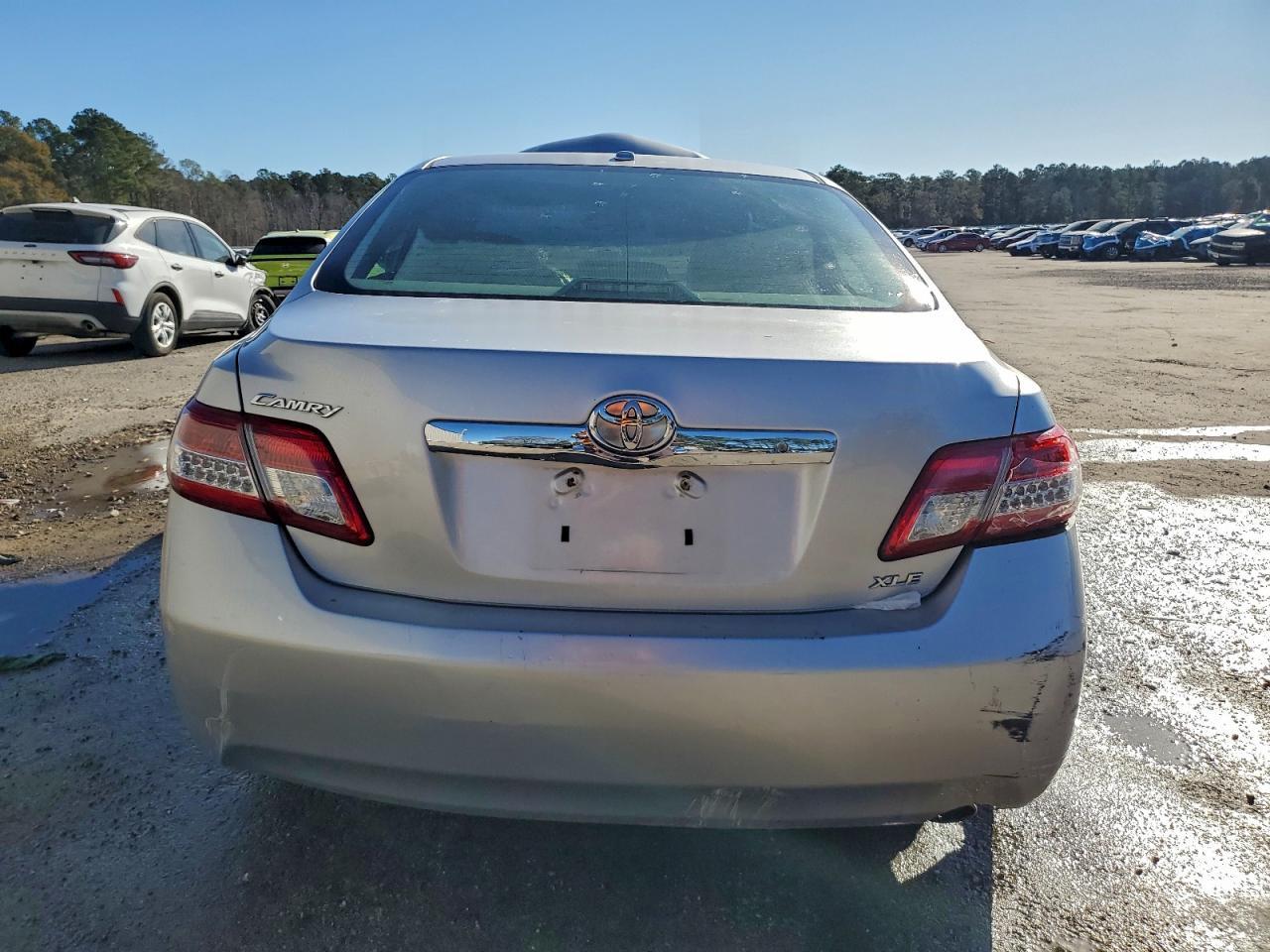 2011 TOYOTA CAMRY
