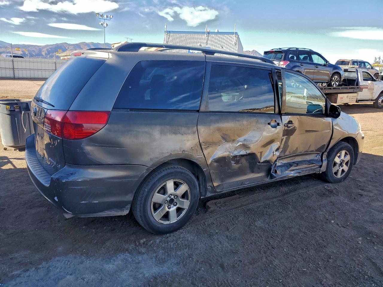2004 TOYOTA SIENNA