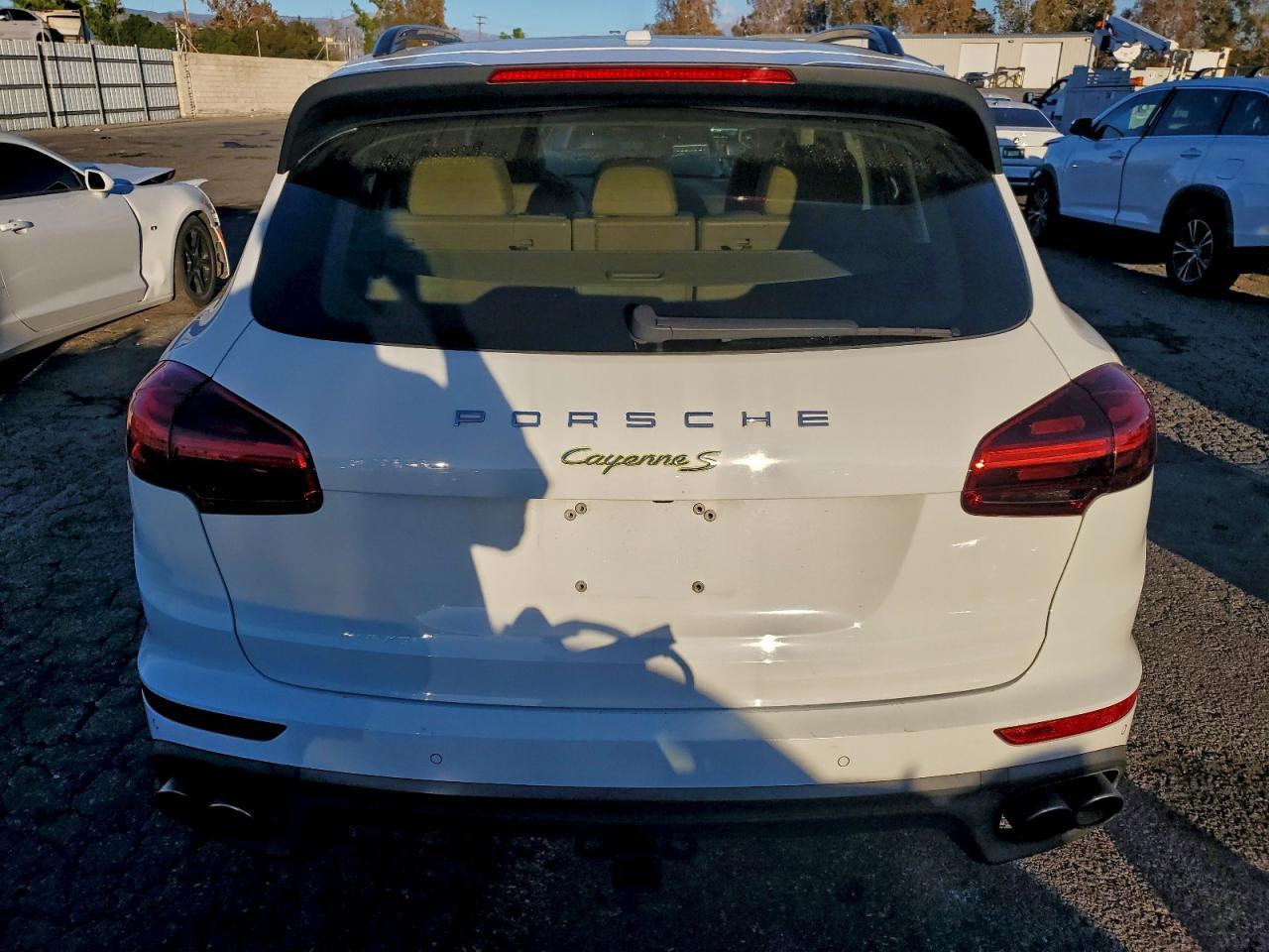 2017 PORSCHE CAYENNE