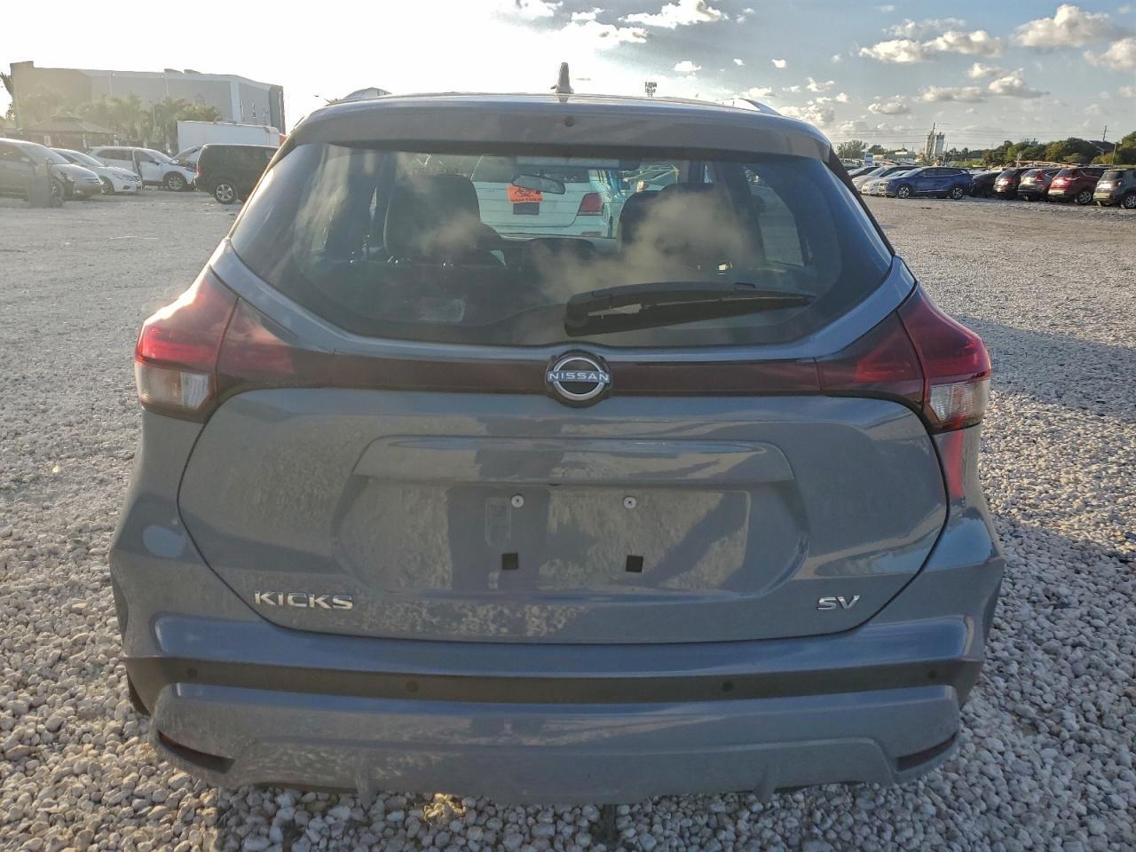 2023 NISSAN KICKS
