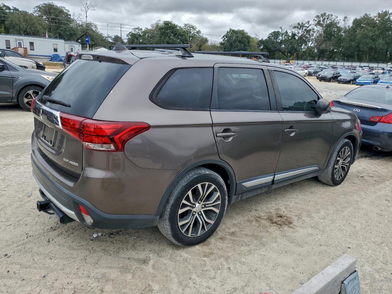 2016 MITSUBISHI outlander