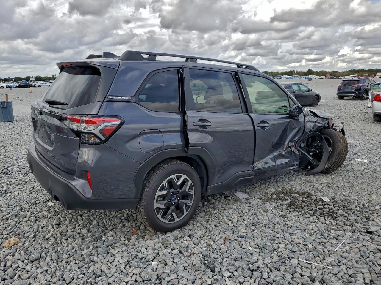2025 SUBARU FORESTER