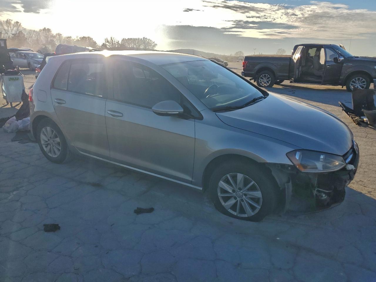 2017 VOLKSWAGEN GOLF