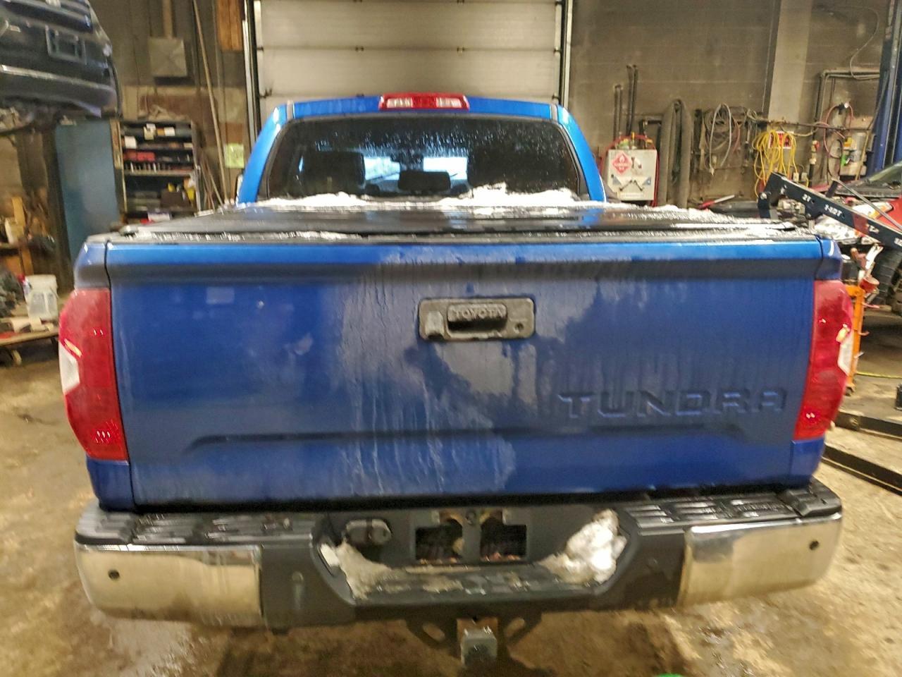 2017 TOYOTA TUNDRA
