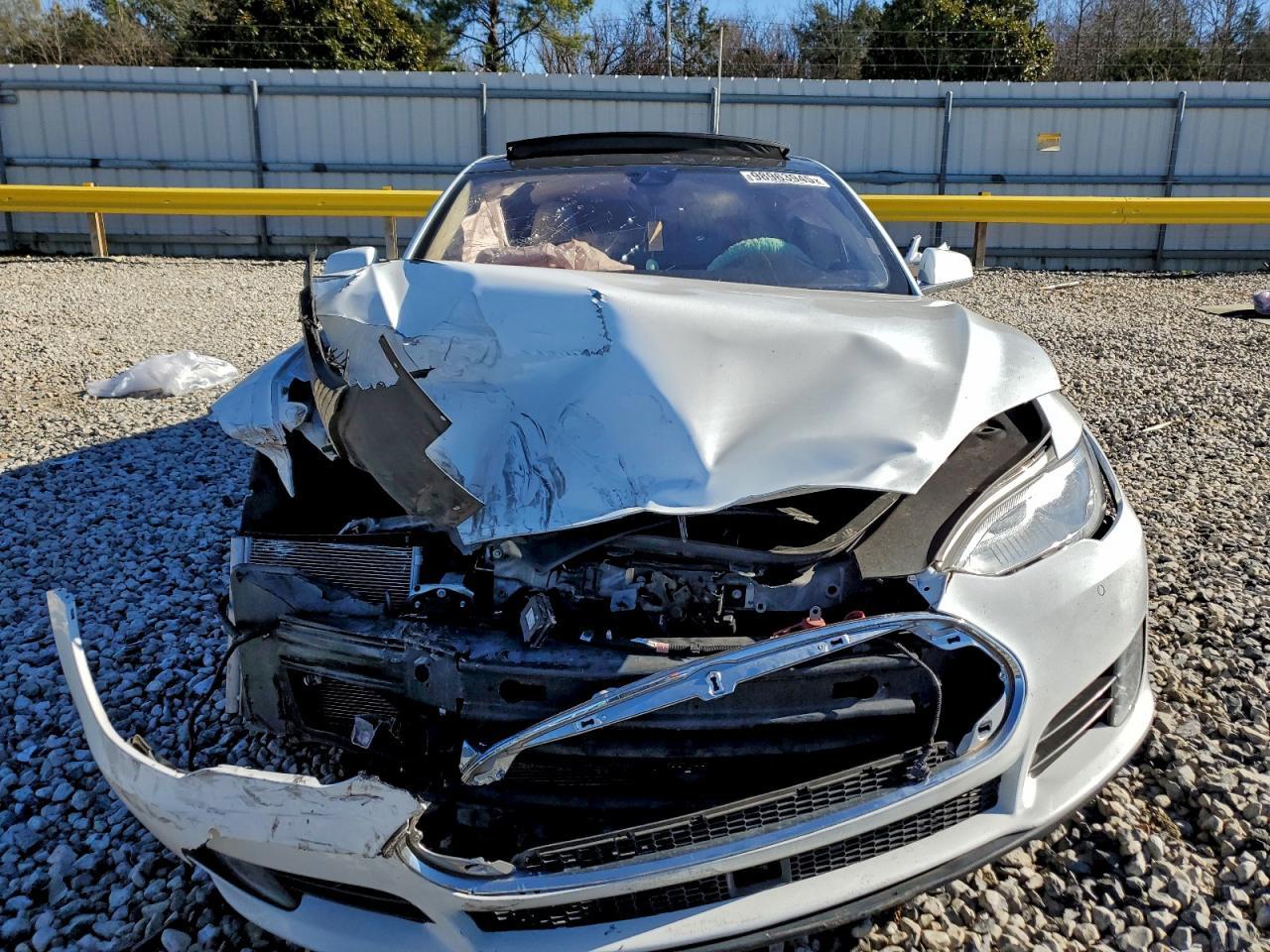 2015 TESLA MODEL S