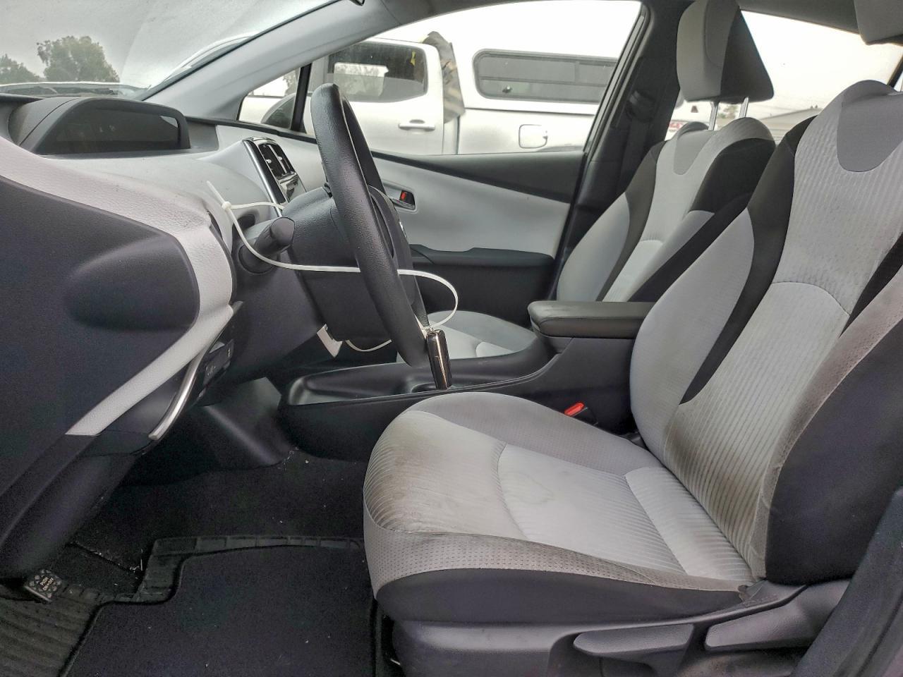 2017 TOYOTA PRIUS