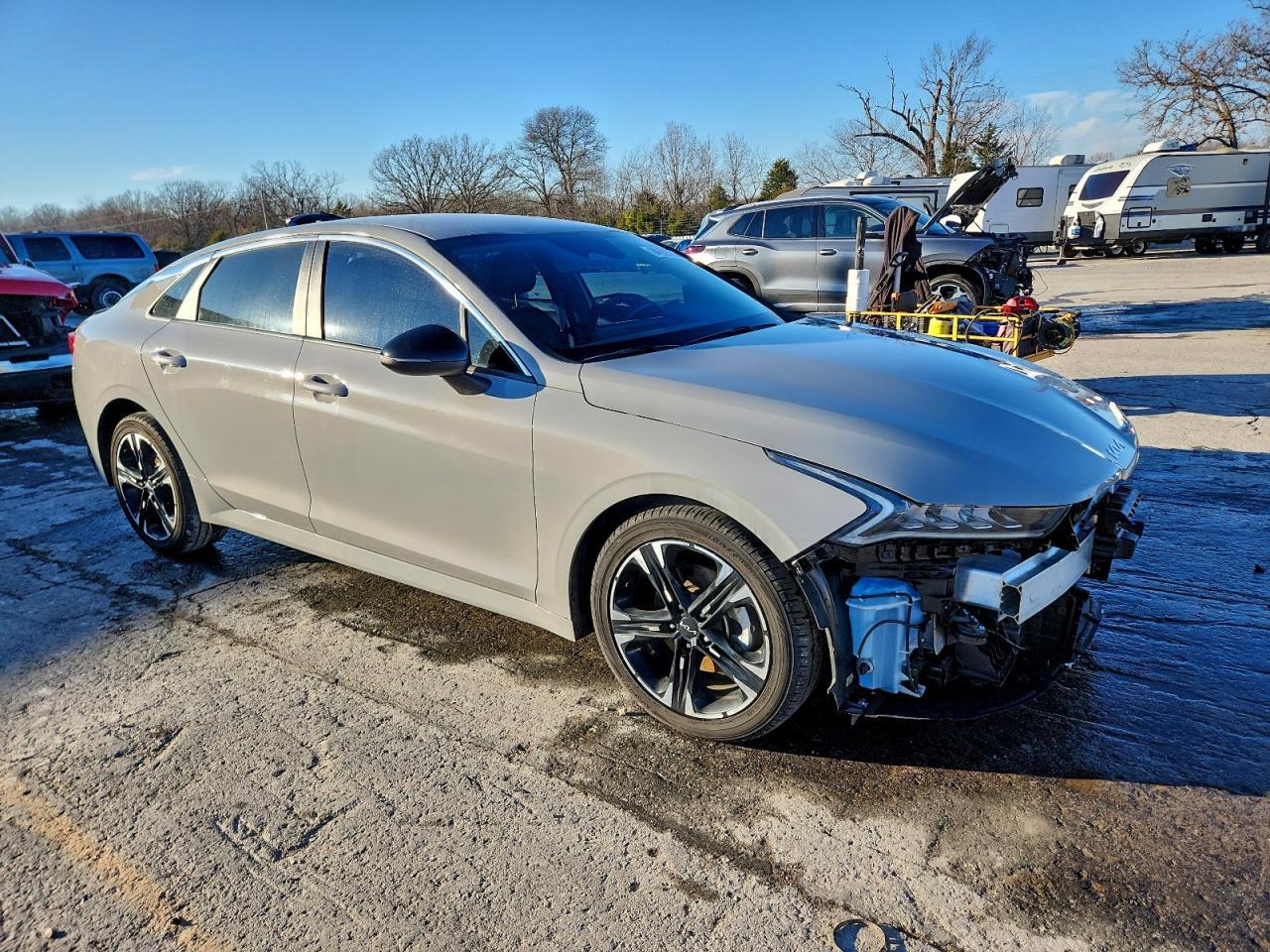 2022 KIA K5