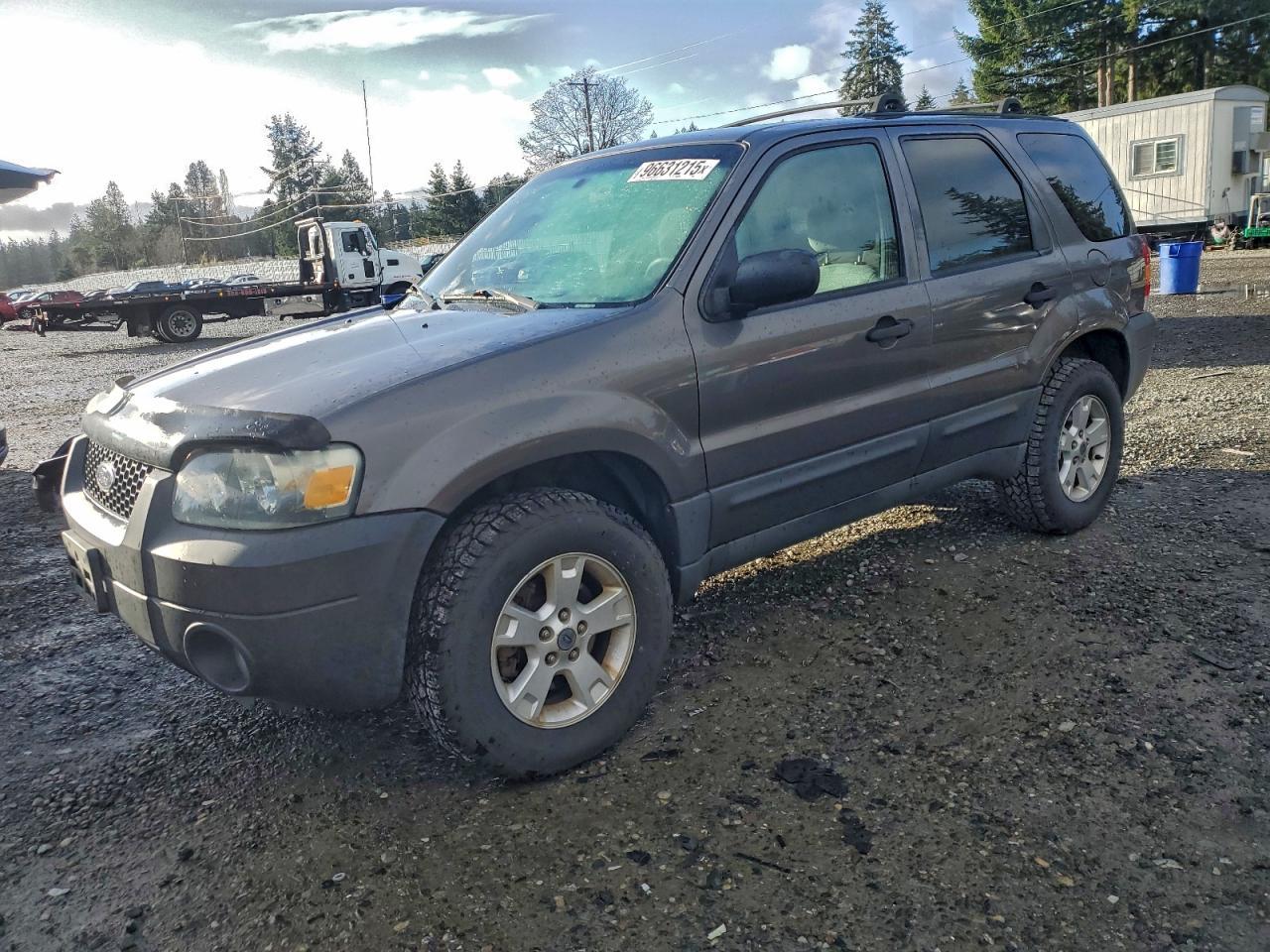 2005 FORD ESCAPE
