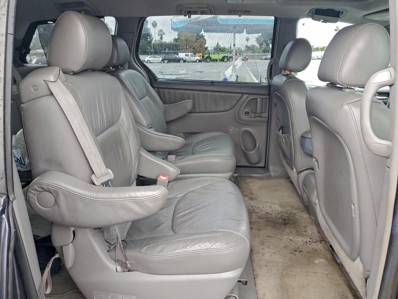 2006 TOYOTA SIENNA