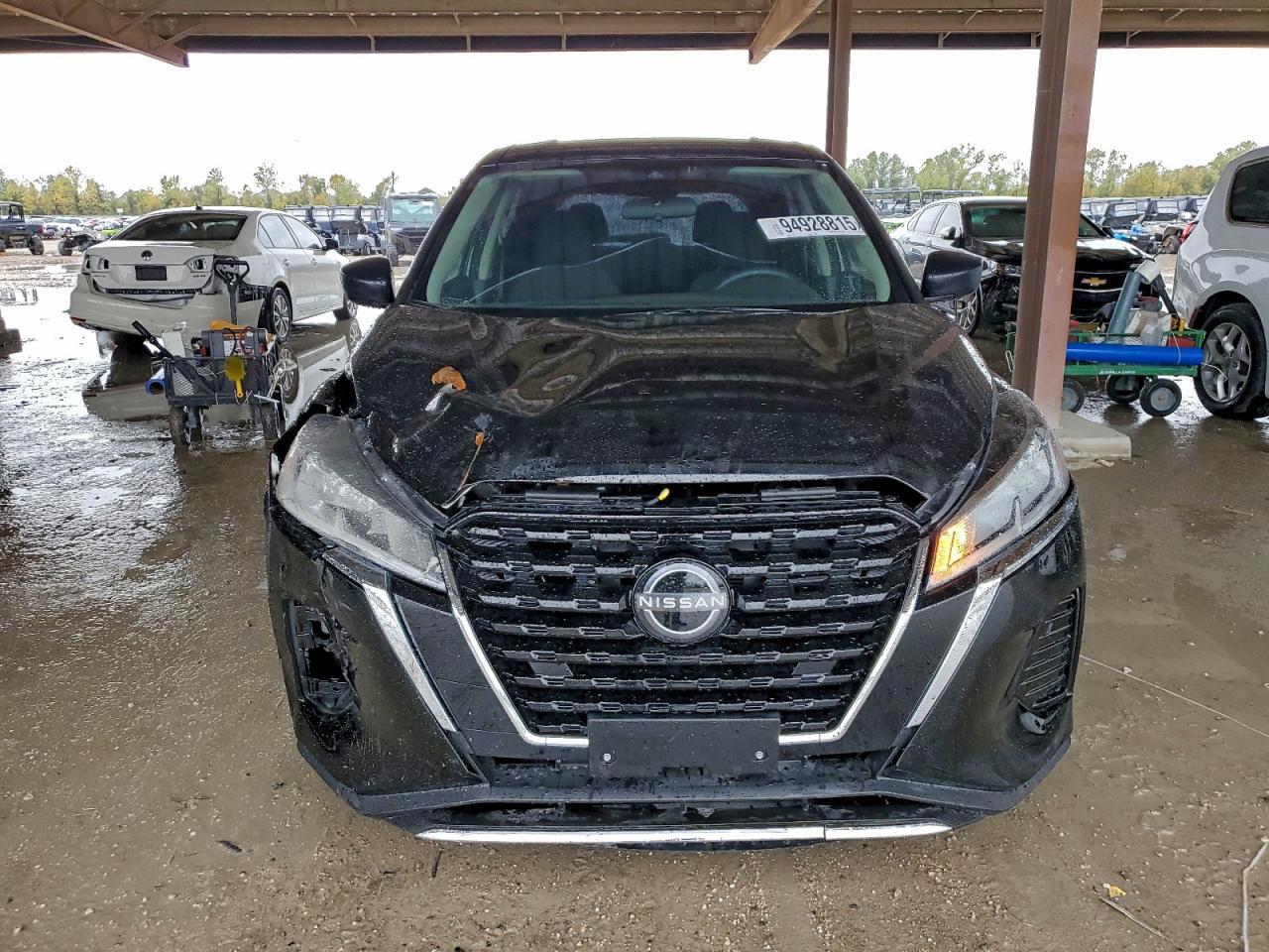 2025 NISSAN KICKS