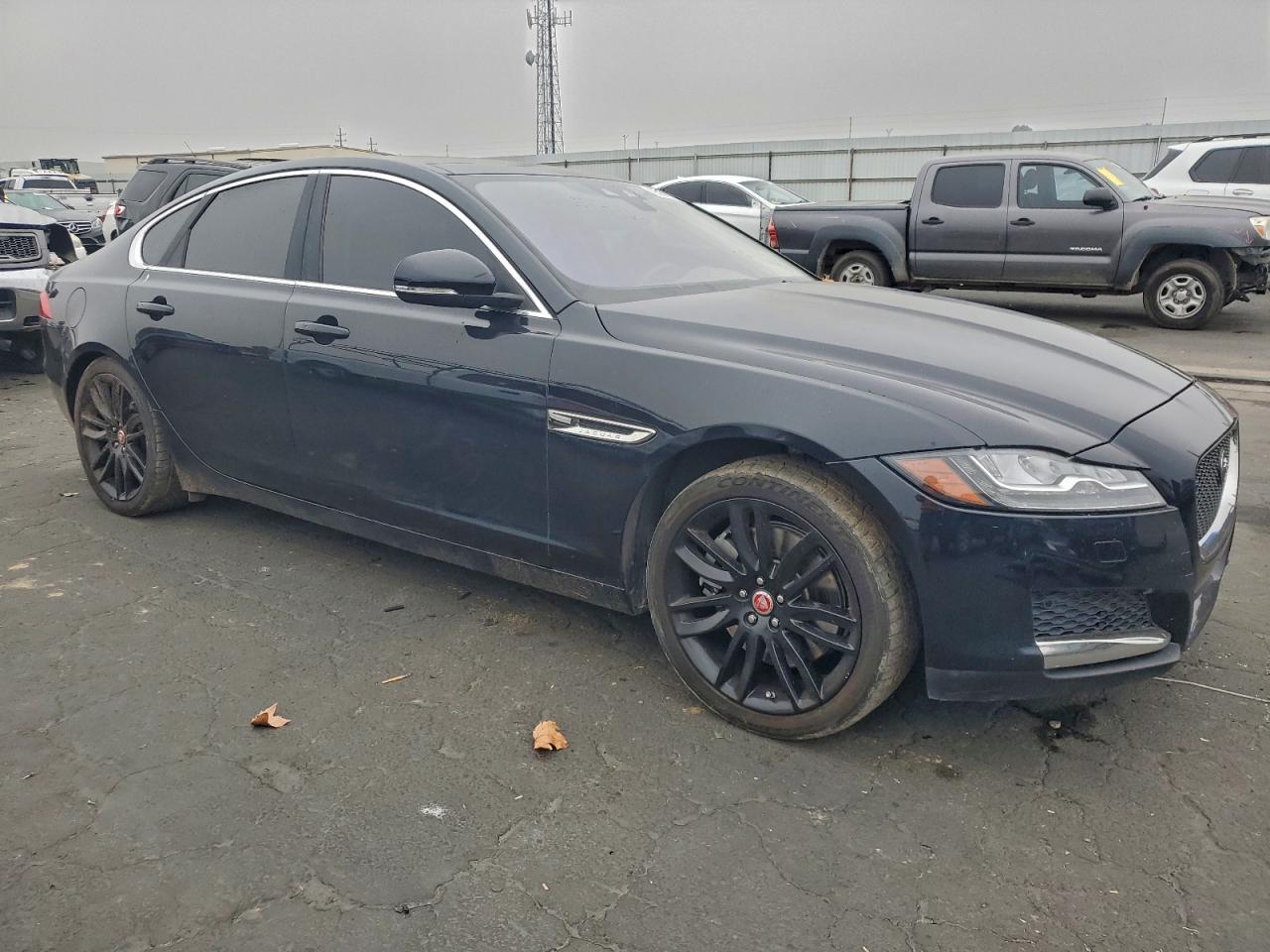 2017 JAGUAR XF