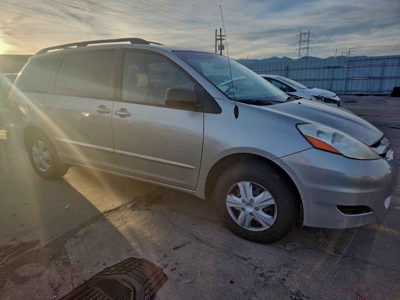 2006 TOYOTA SIENNA