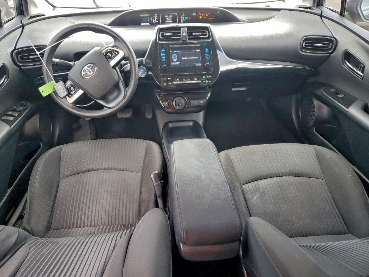 2016 TOYOTA PRIUS