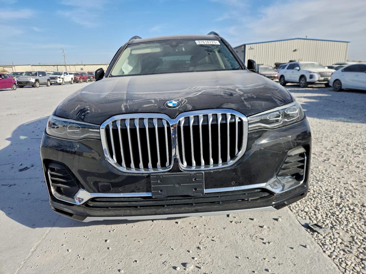 2022 BMW X7