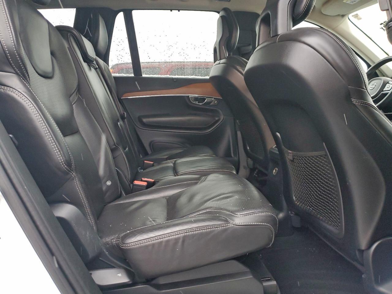 2016 VOLVO XC90