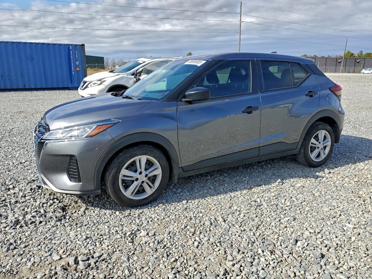2024 NISSAN KICKS