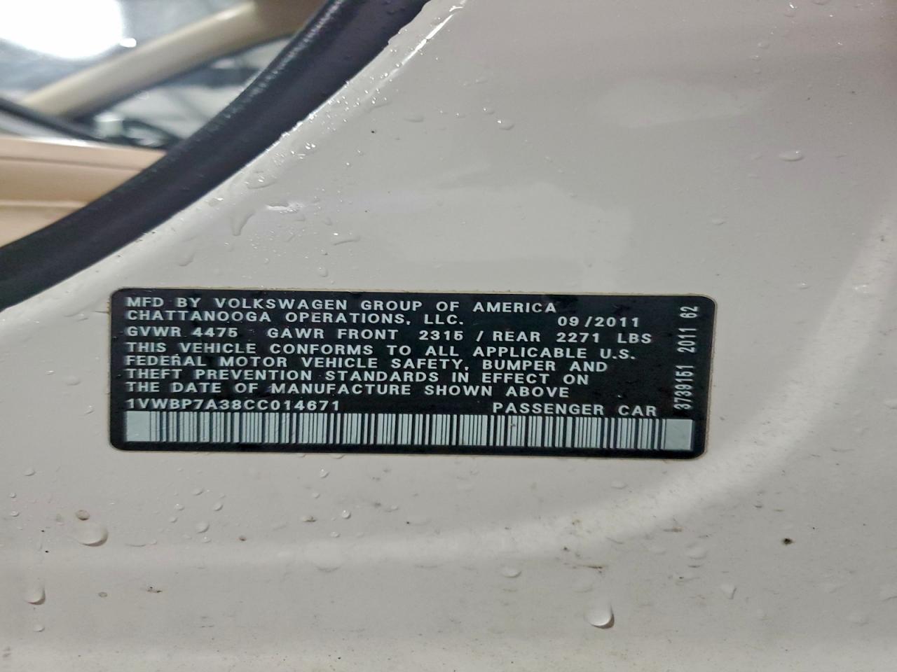 2012 VOLKSWAGEN Passat