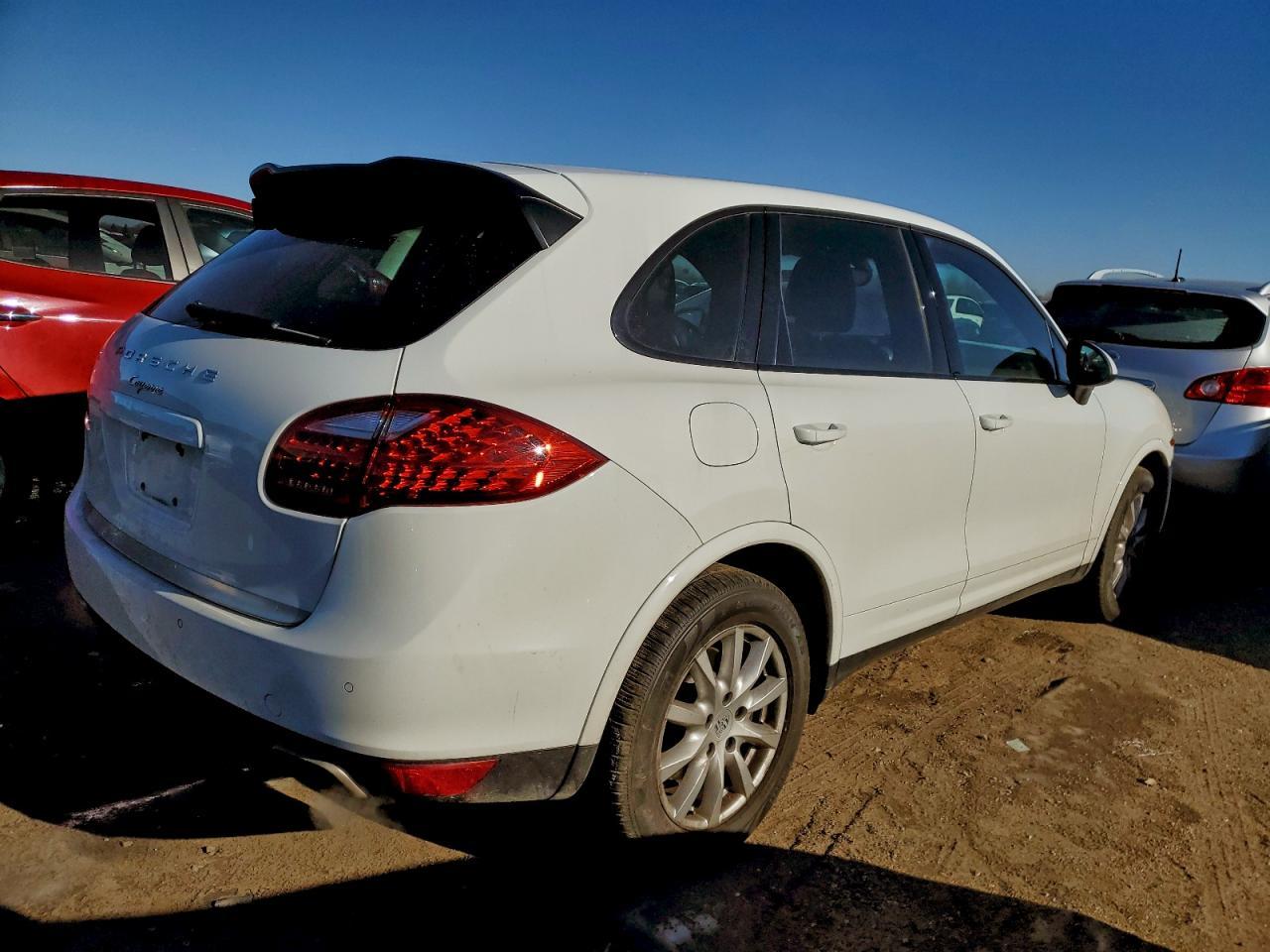 2014 PORSCHE CAYENNE