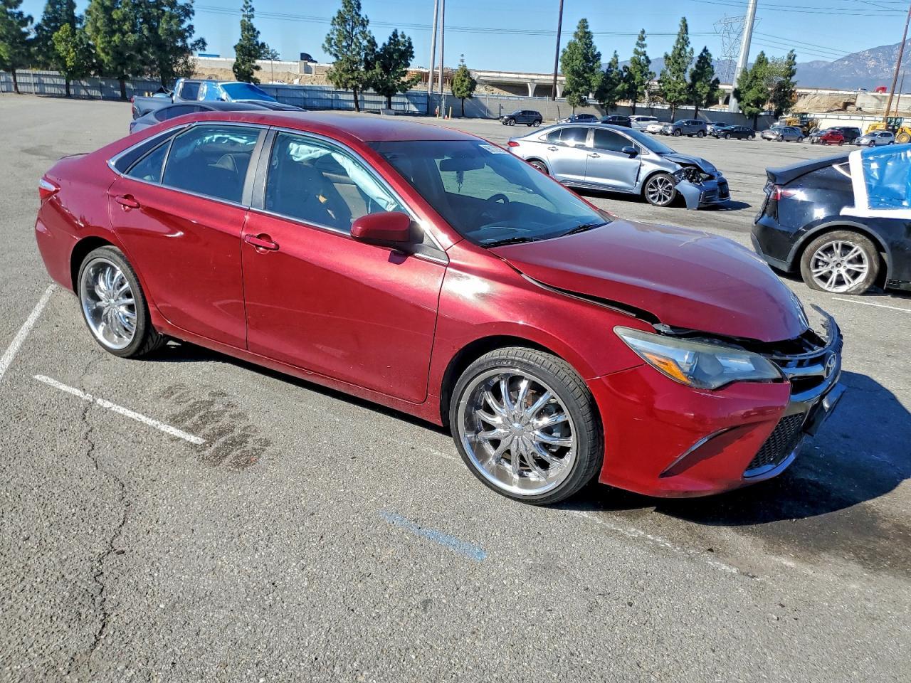 2015 TOYOTA CAMRY