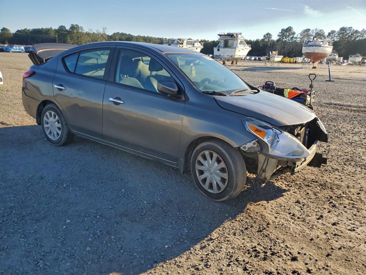 2016 NISSAN VERSA