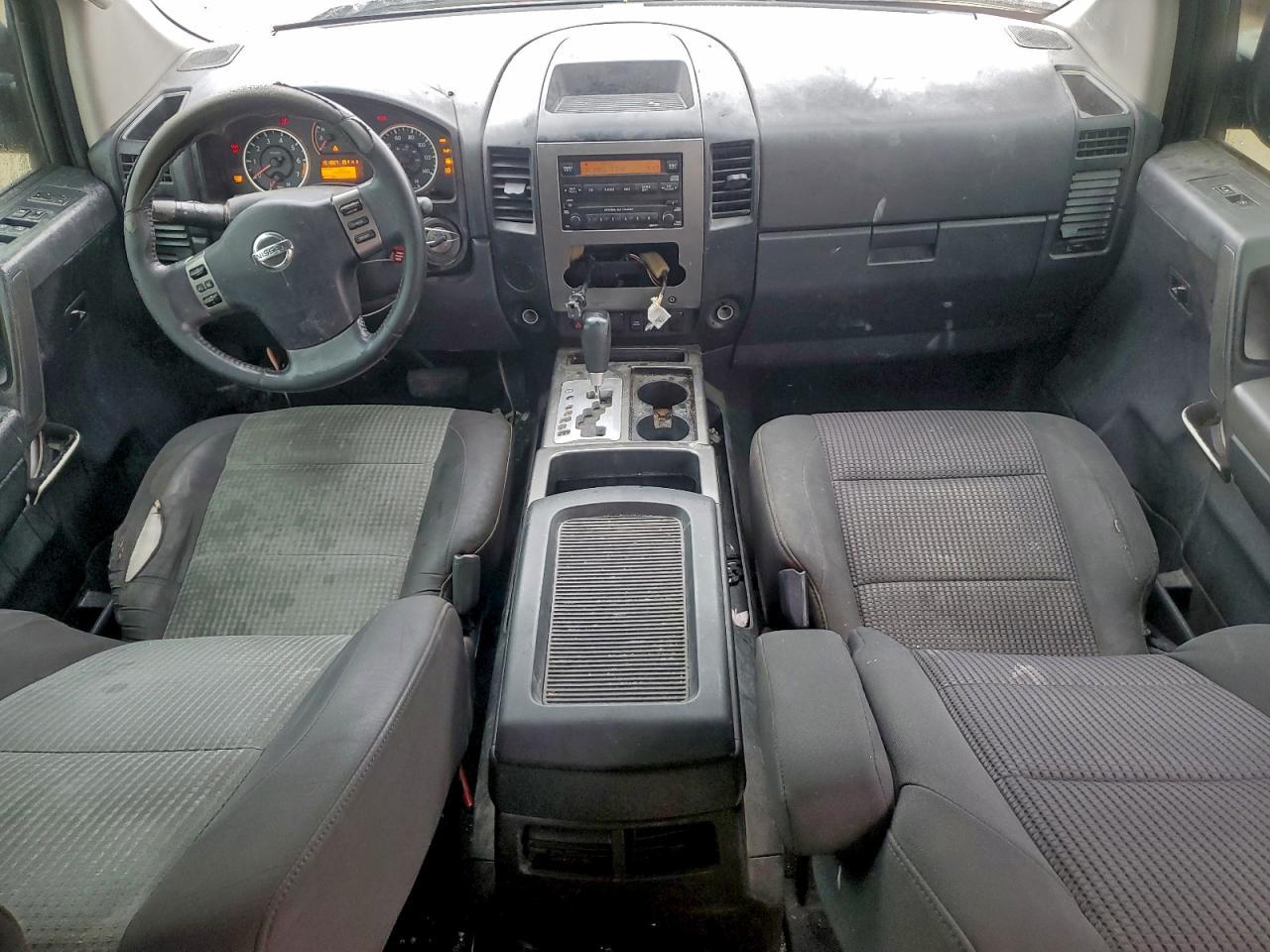 2011 NISSAN Titan
