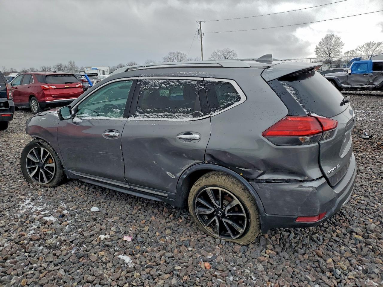 2017 NISSAN ROGUE