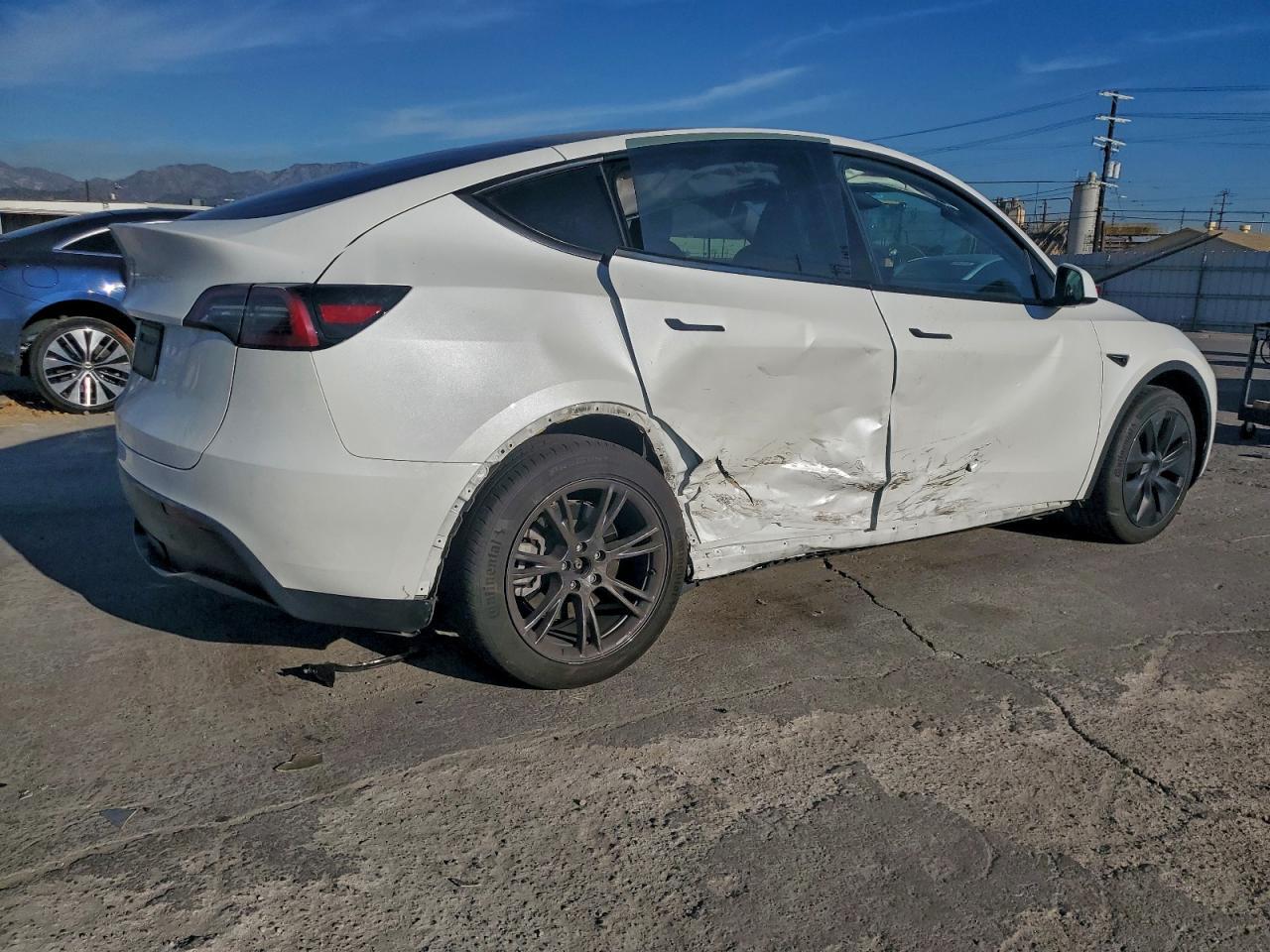 2024 TESLA MODEL Y