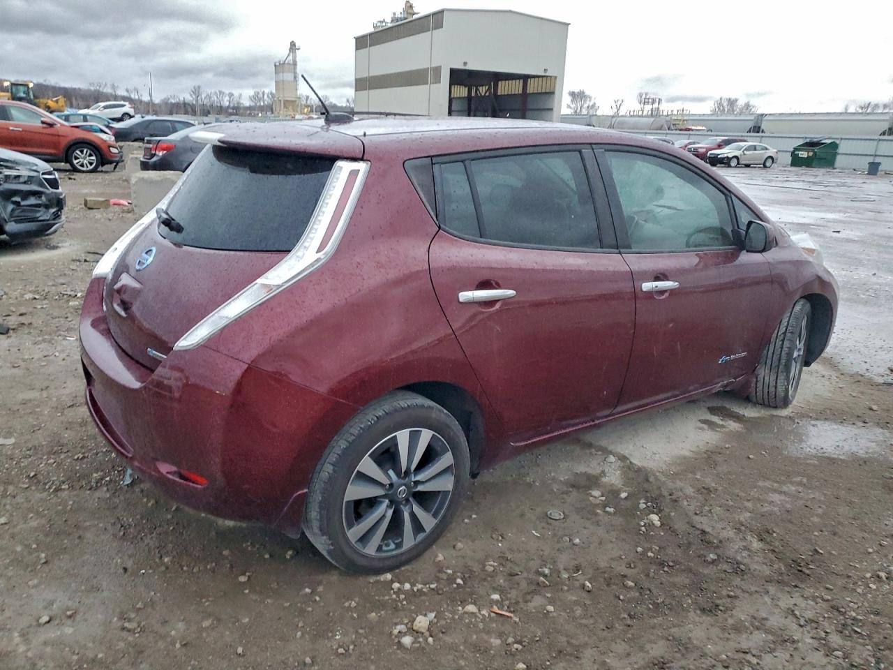 2017 NISSAN LEAF