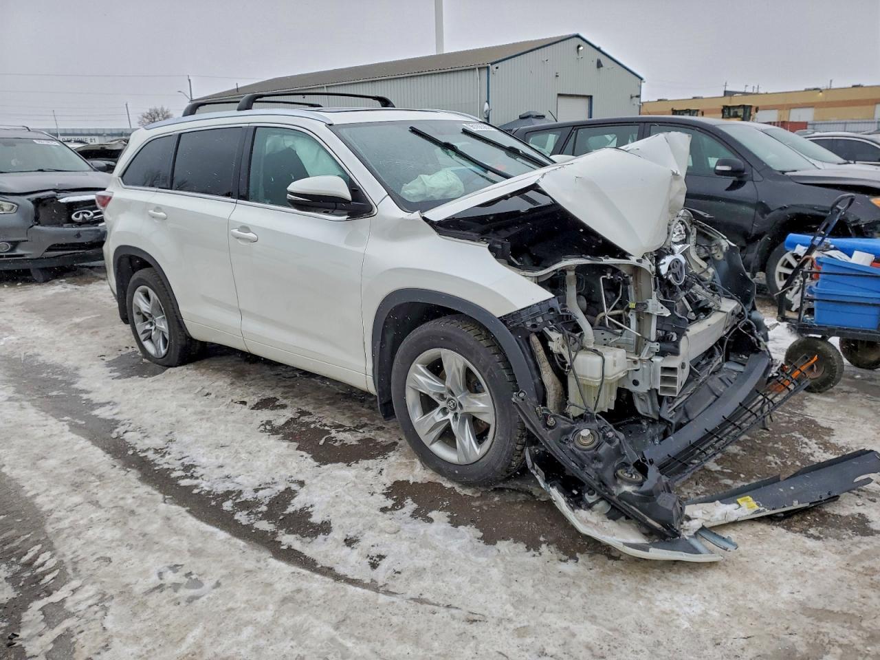 2016 TOYOTA HIGHLANDER