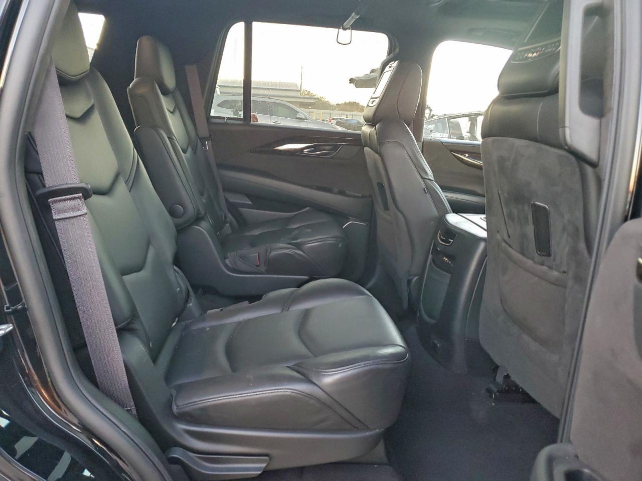 2016 CADILLAC ESCALADE