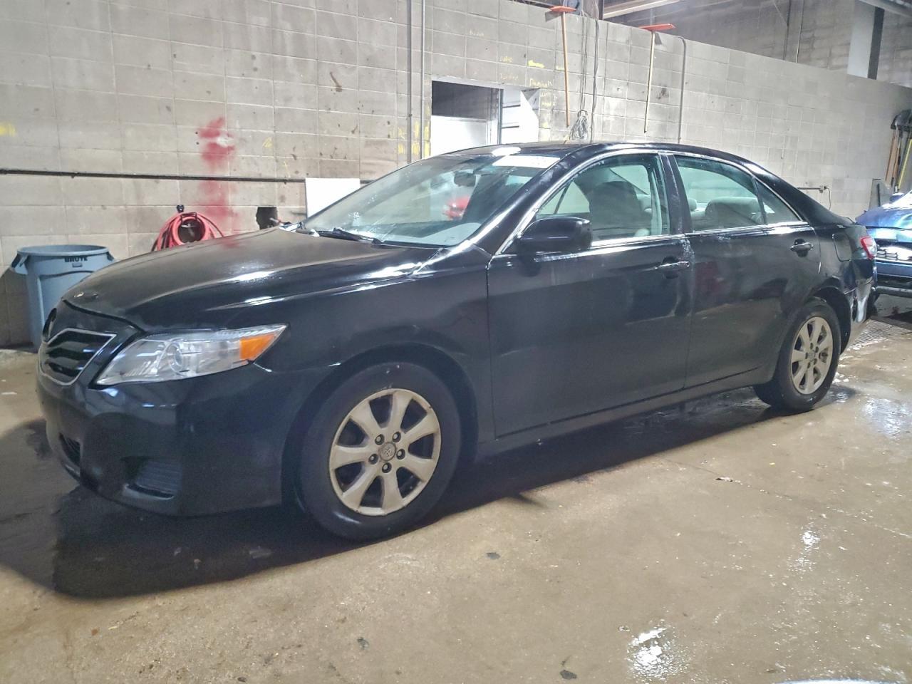2011 TOYOTA CAMRY