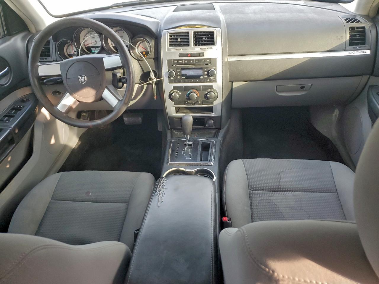 2010 DODGE CHARGER