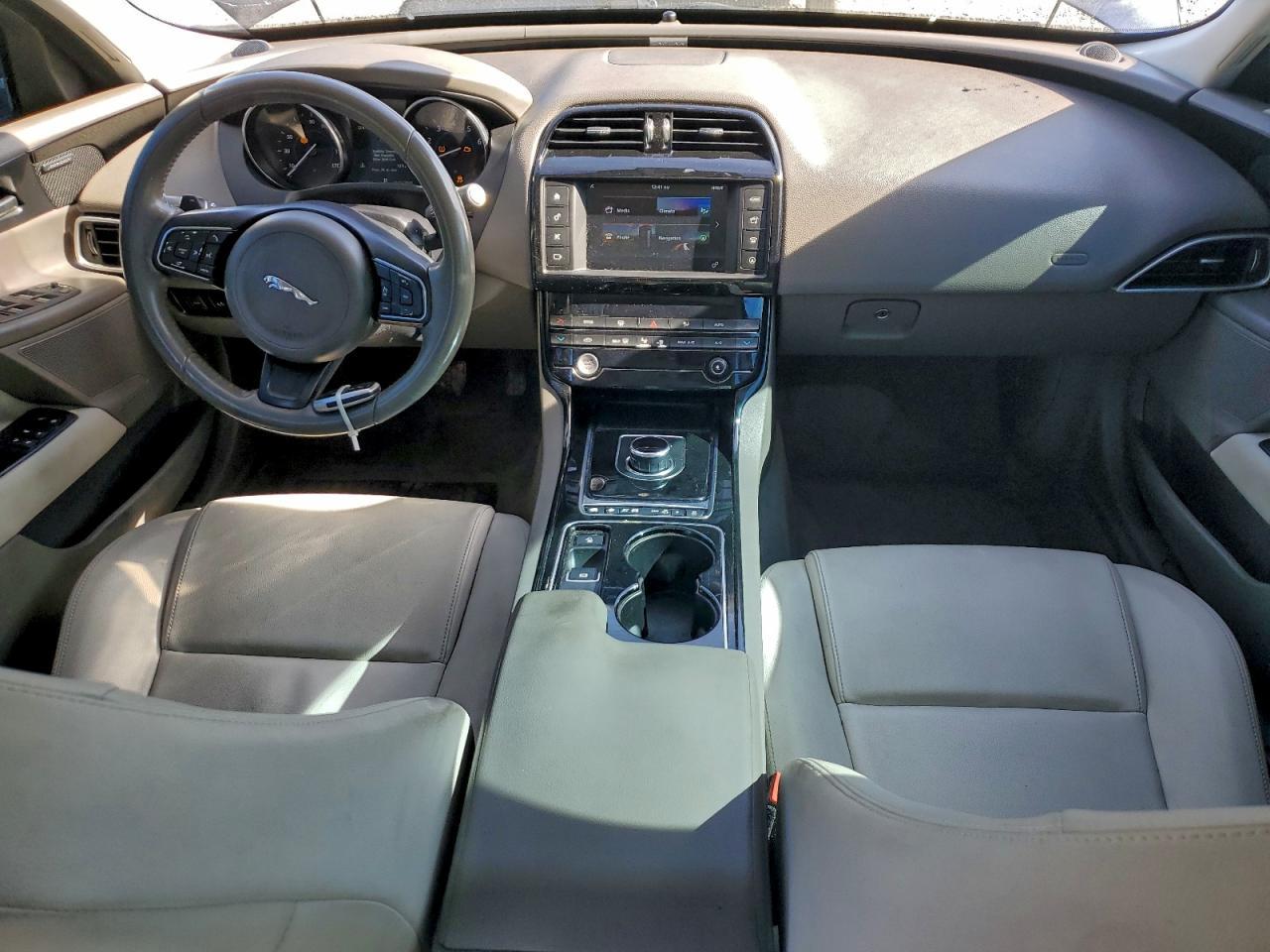 2017 JAGUAR XE