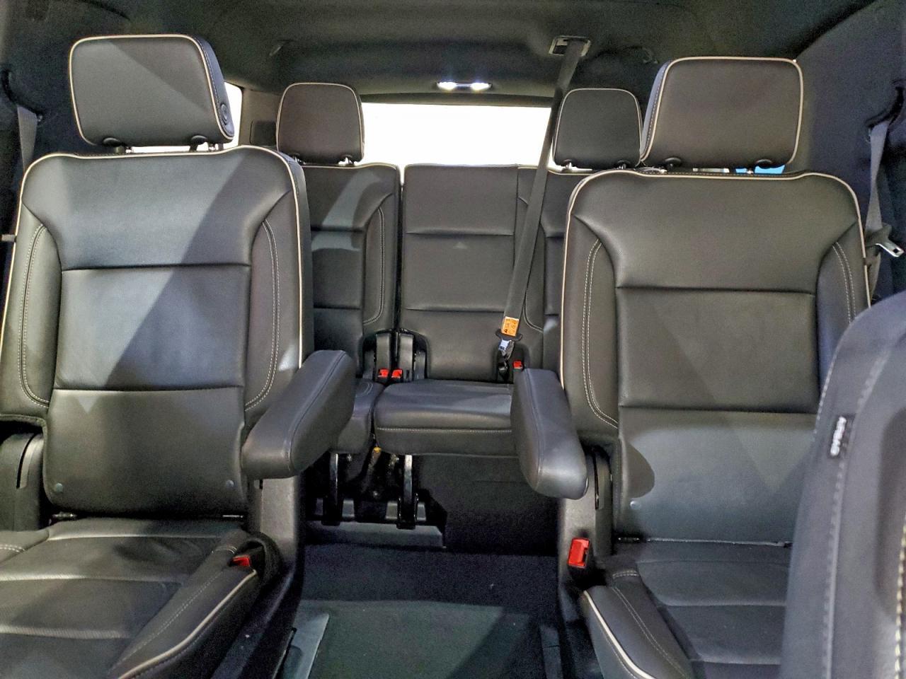 2023 CHEVROLET Suburban