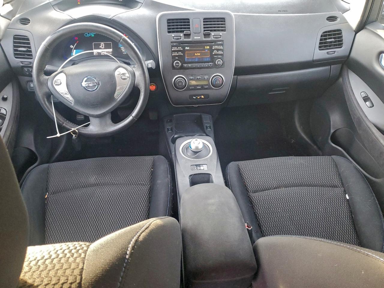 2015 NISSAN LEAF