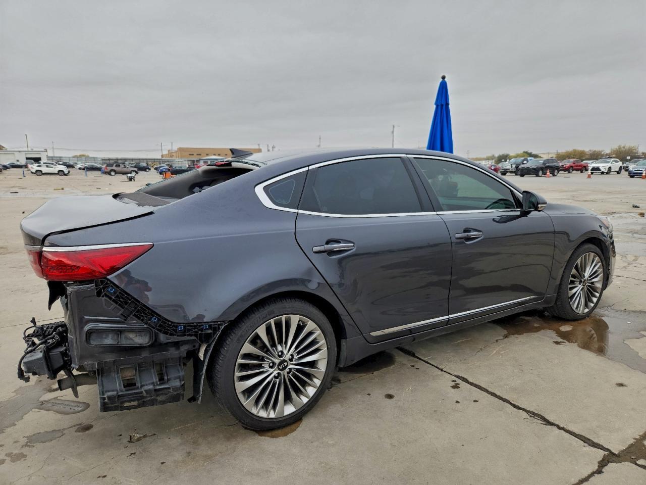 2019 KIA Cadenza