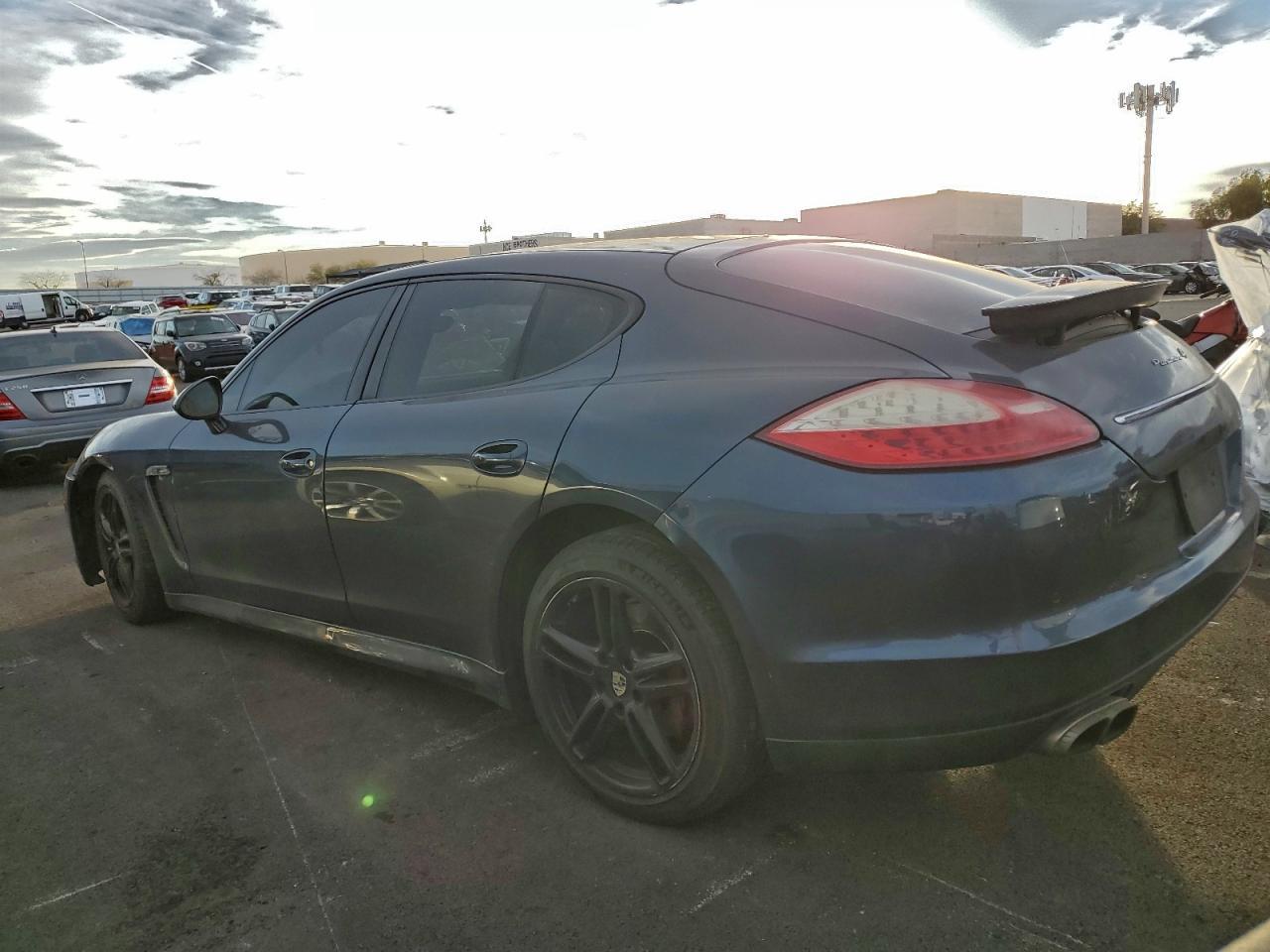 2011 PORSCHE Panamera