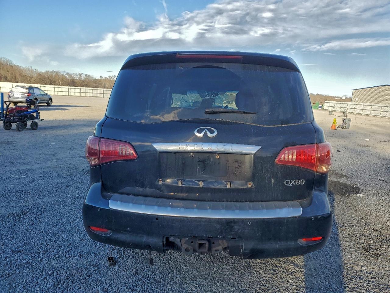 2016 INFINITI QX80
