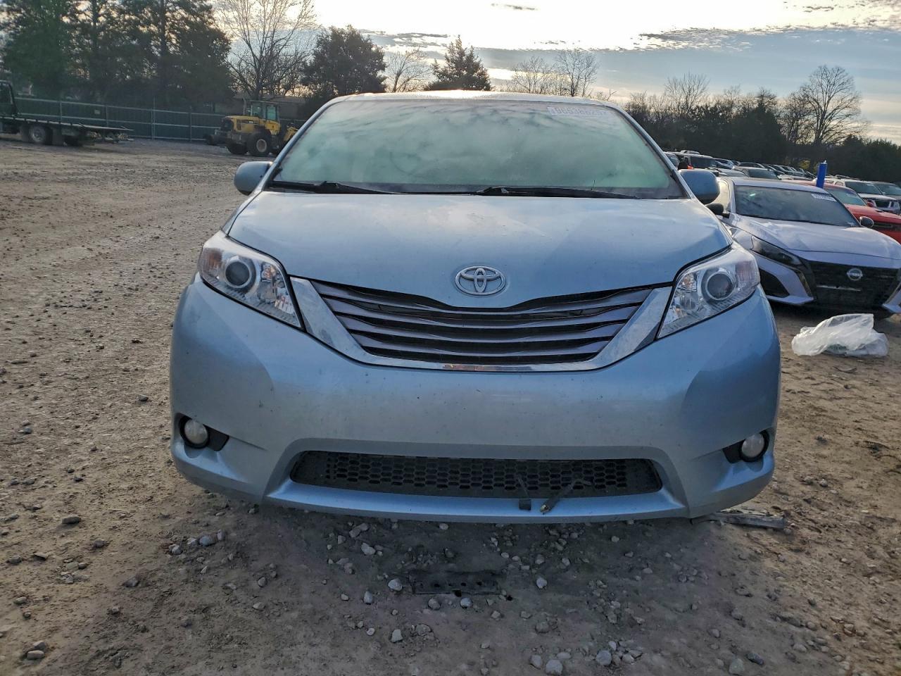 2017 TOYOTA SIENNA