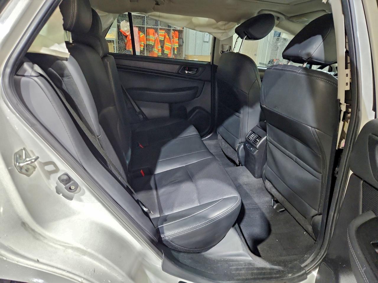 2015 SUBARU Outback