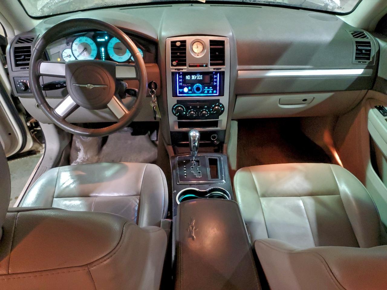 2010 CHRYSLER 300