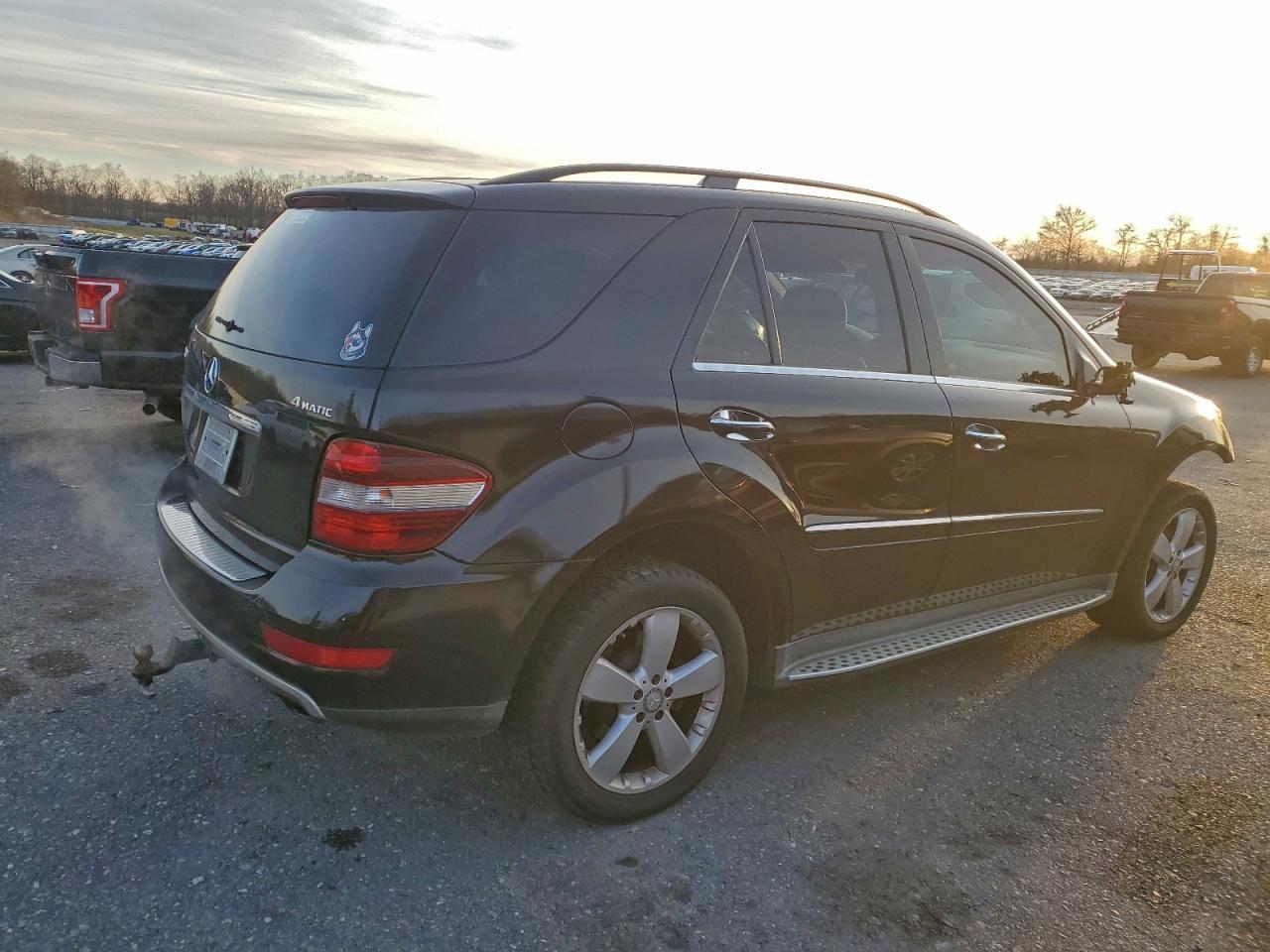 2011 MERCEDES-BENZ ML-Class