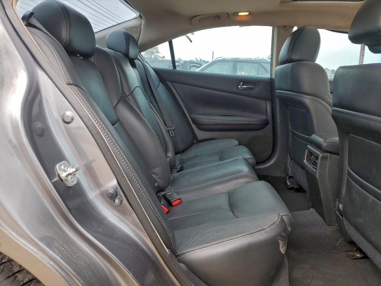 2014 NISSAN Maxima