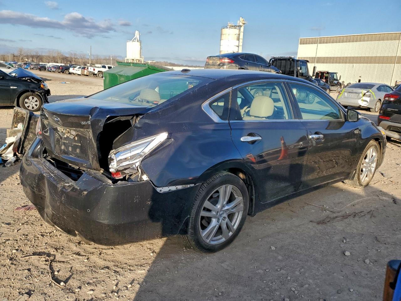 2015 NISSAN ALTIMA