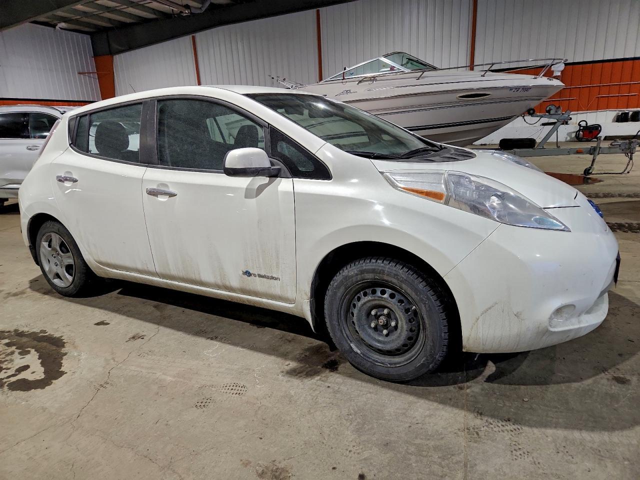 2015 NISSAN LEAF