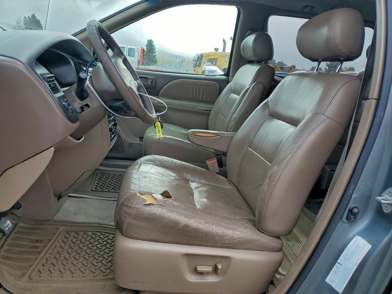 2000 TOYOTA SIENNA